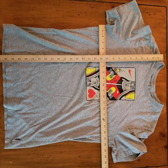 Nike SB Queen Card Foot District GrayT-Shirt, Men's Size M - Picture 6 of 7